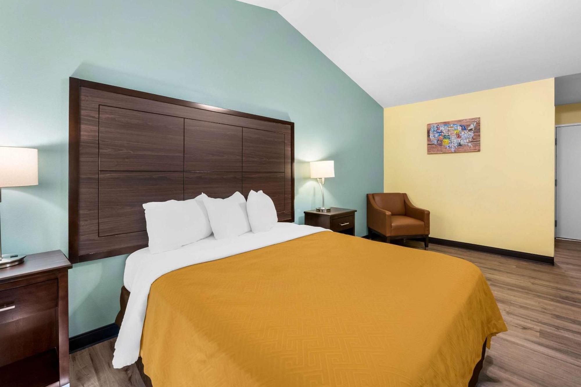 Econo Lodge Inn & Suites Eau Claire Esterno foto
