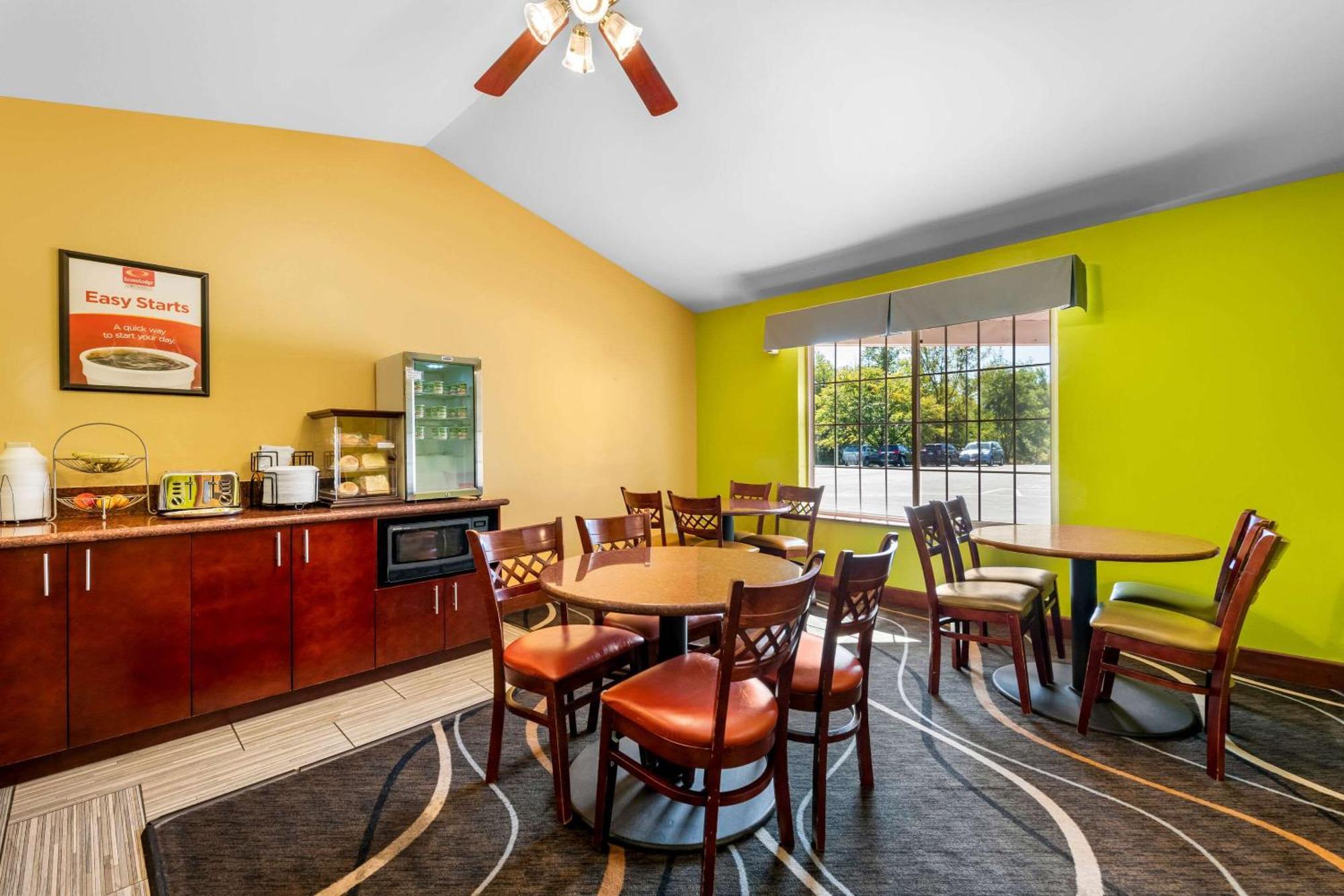 Econo Lodge Inn & Suites Eau Claire Esterno foto