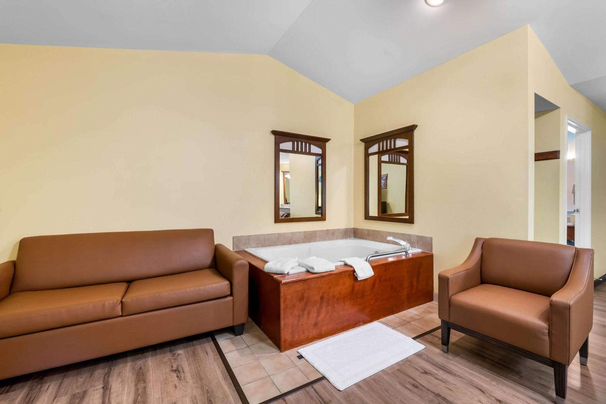 Econo Lodge Inn & Suites Eau Claire Esterno foto