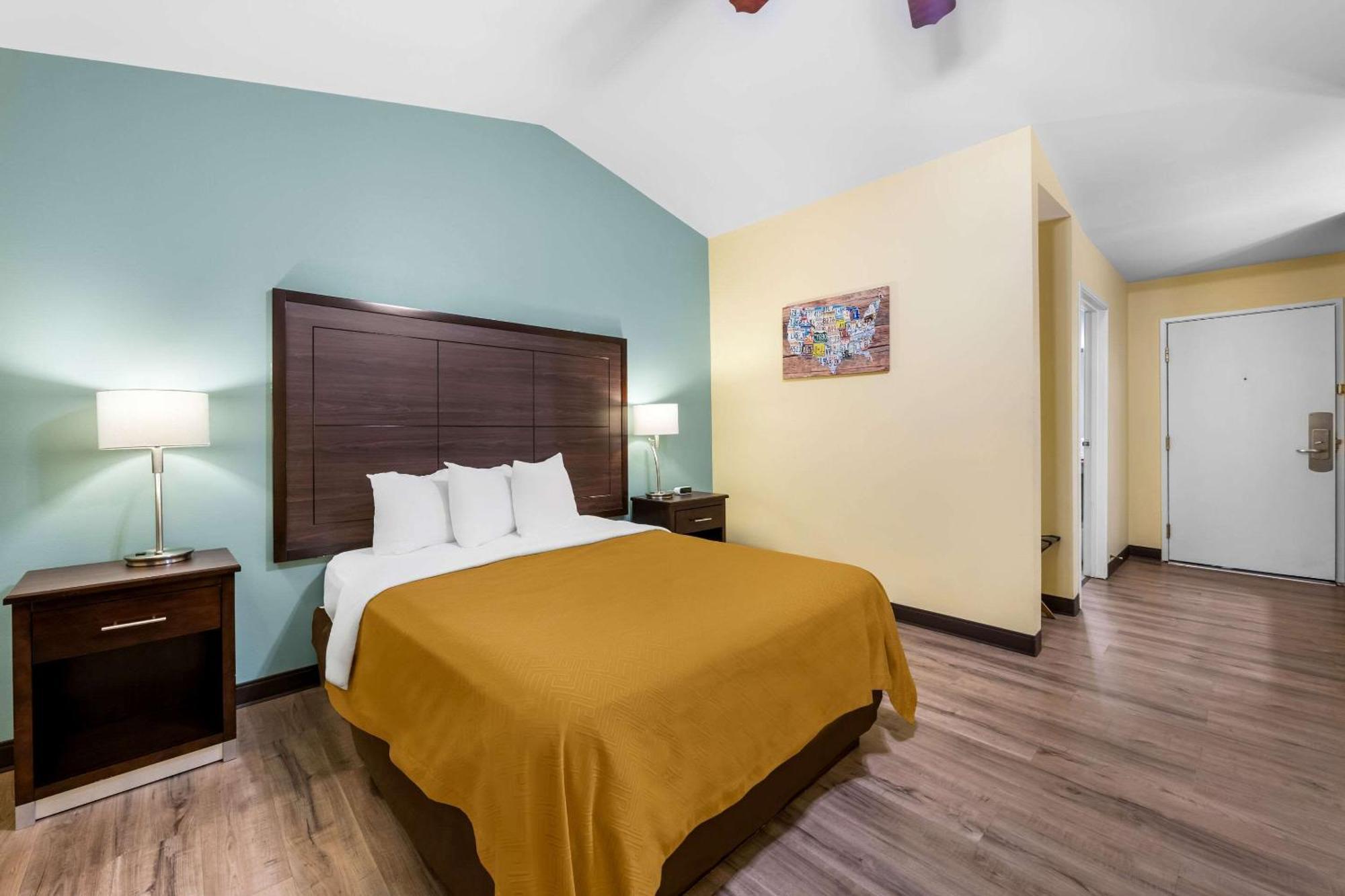 Econo Lodge Inn & Suites Eau Claire Esterno foto