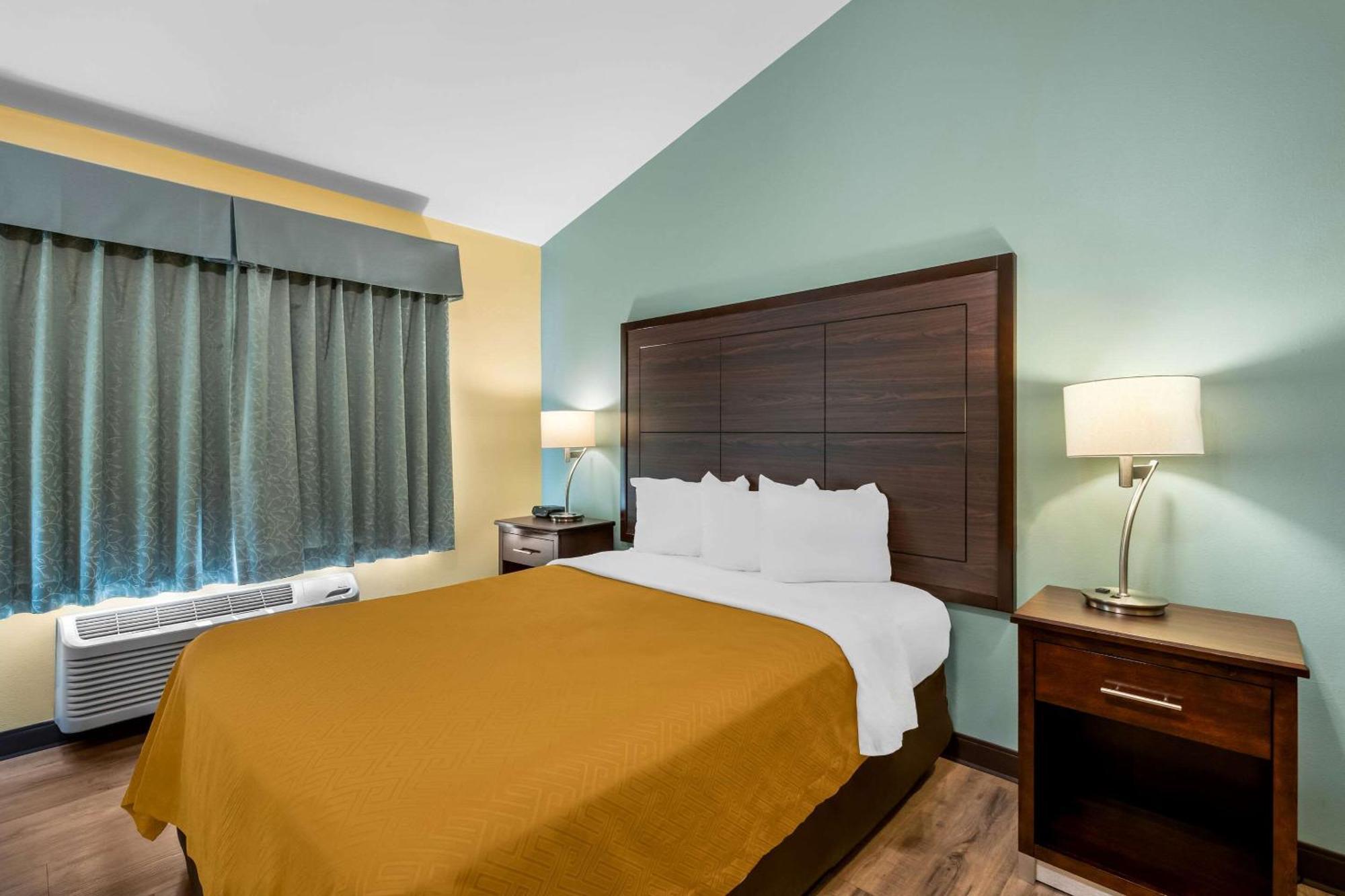 Econo Lodge Inn & Suites Eau Claire Esterno foto