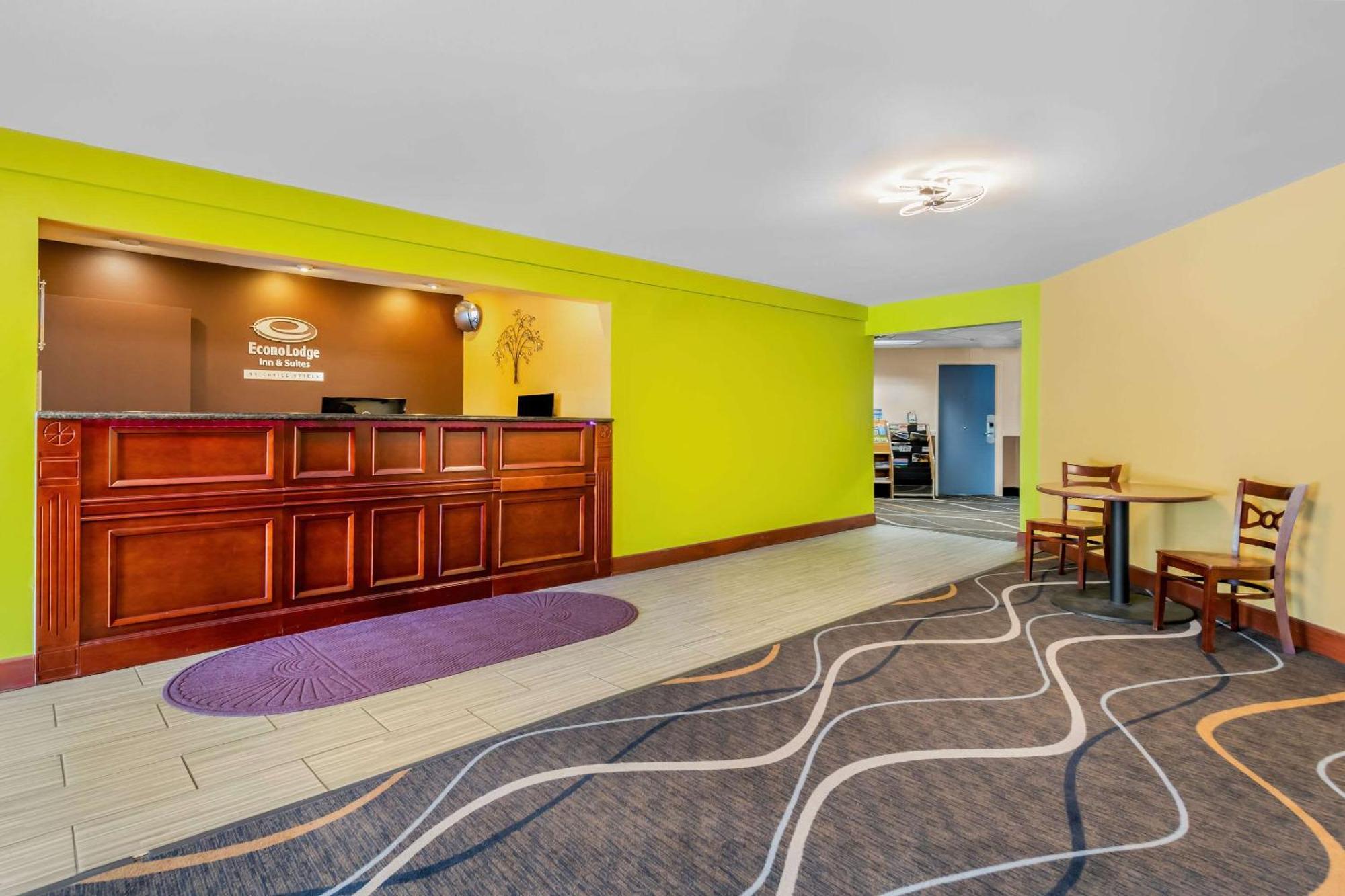 Econo Lodge Inn & Suites Eau Claire Esterno foto