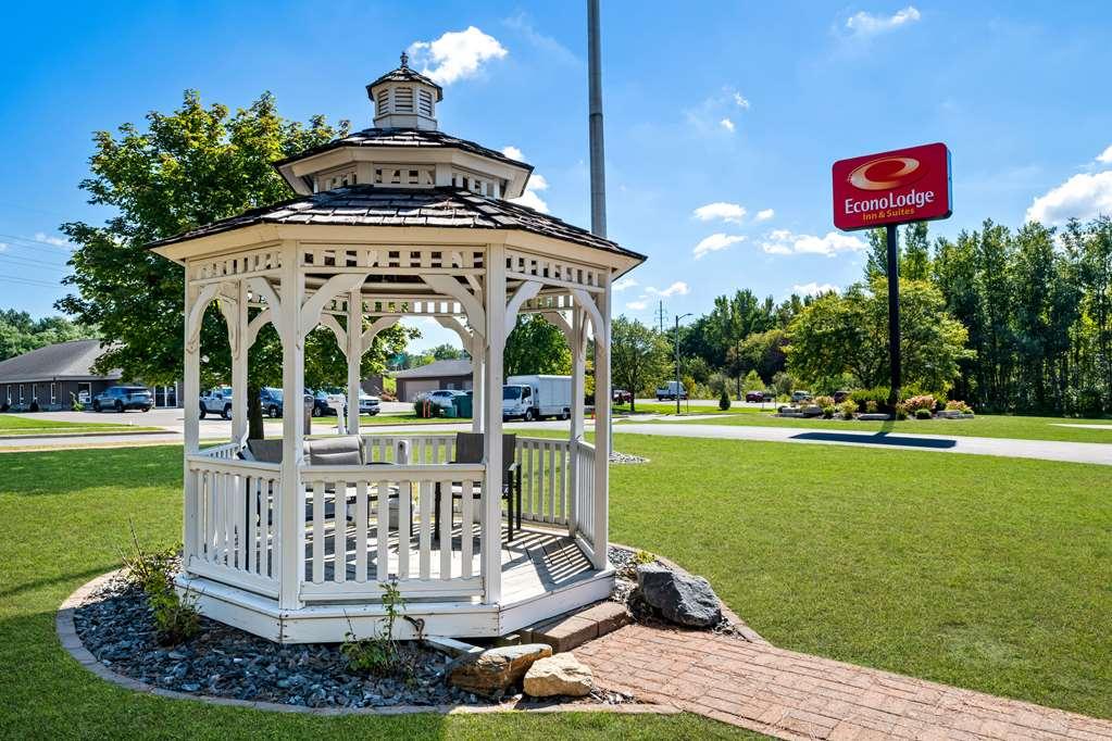 Econo Lodge Inn & Suites Eau Claire Esterno foto