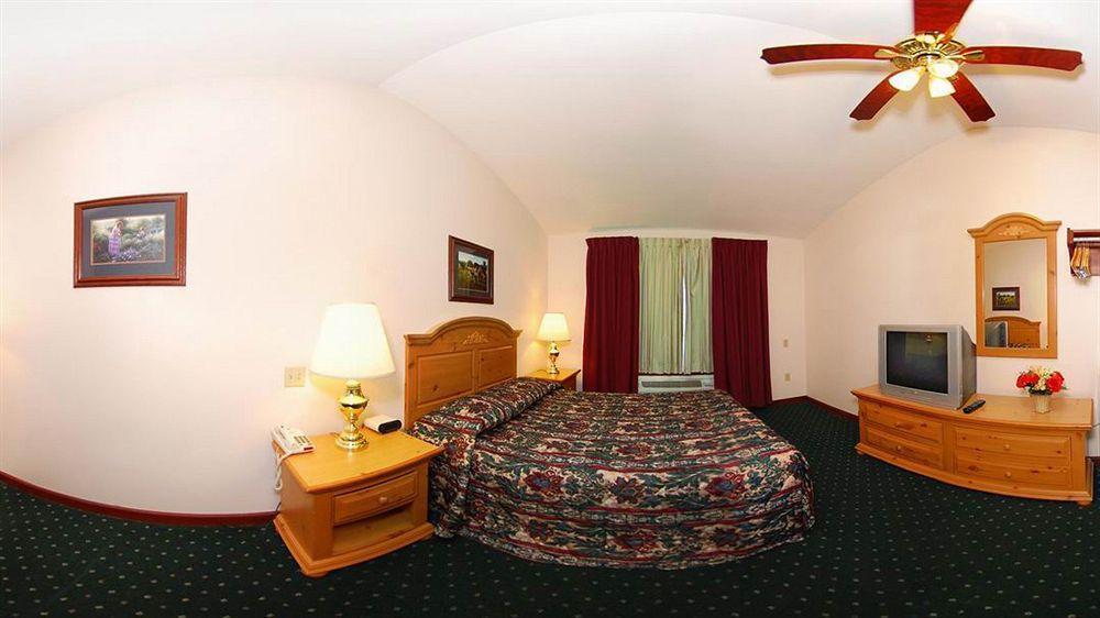 Econo Lodge Inn & Suites Eau Claire Esterno foto
