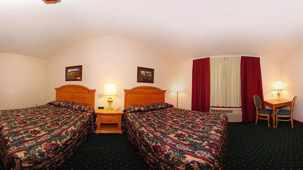 Econo Lodge Inn & Suites Eau Claire Esterno foto