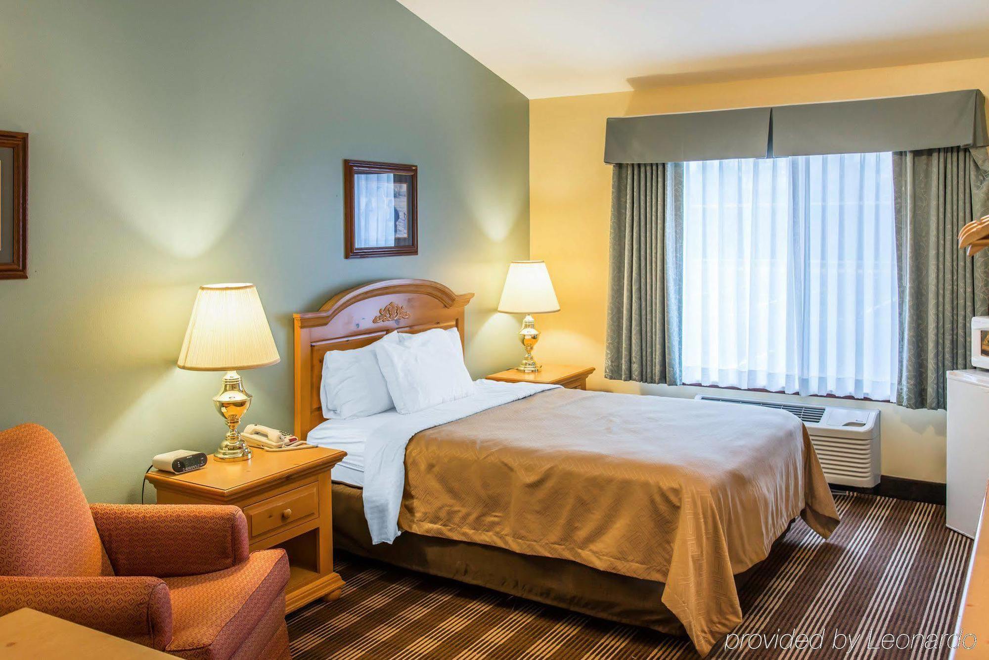 Econo Lodge Inn & Suites Eau Claire Esterno foto