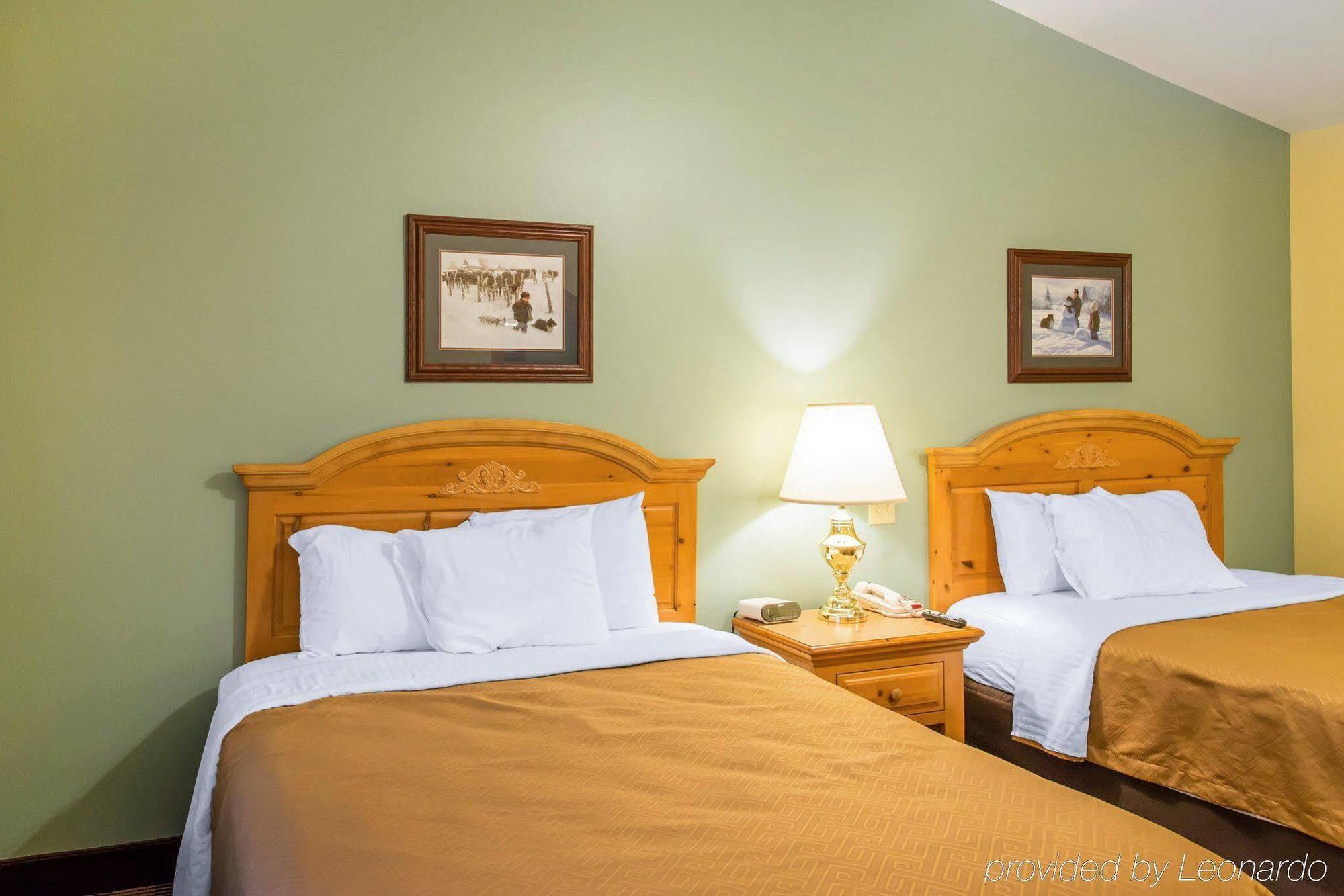 Econo Lodge Inn & Suites Eau Claire Esterno foto