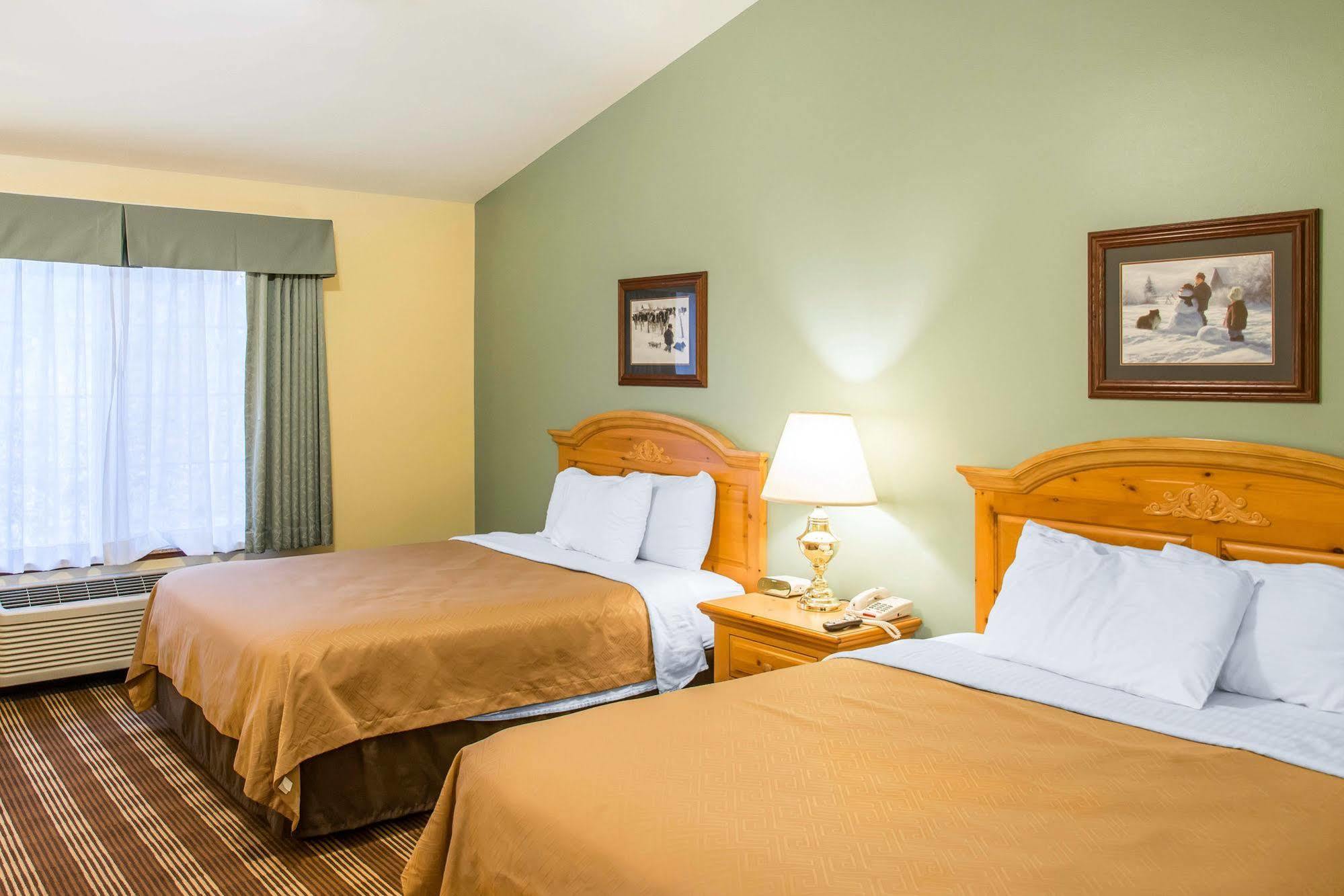 Econo Lodge Inn & Suites Eau Claire Esterno foto