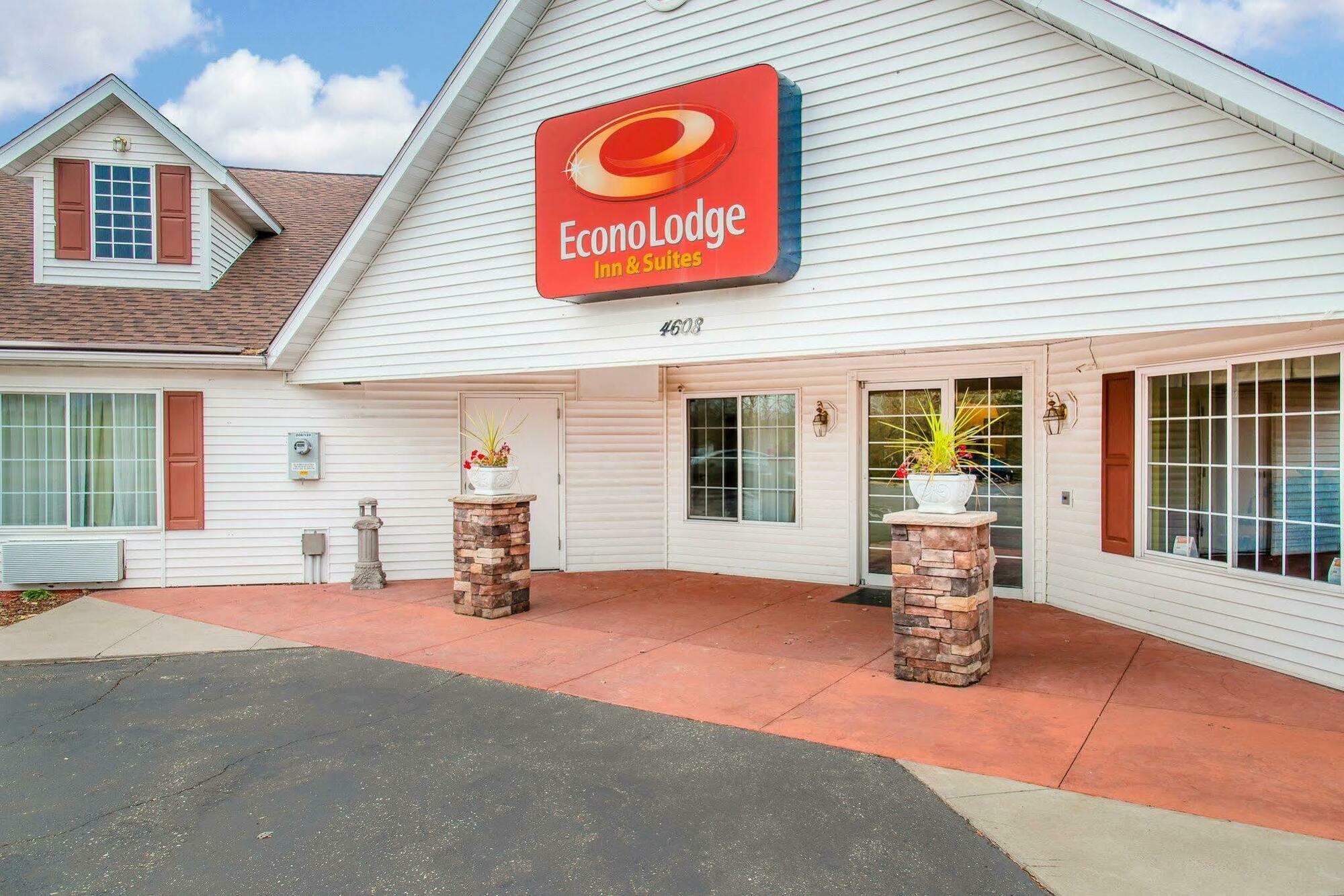 Econo Lodge Inn & Suites Eau Claire Esterno foto