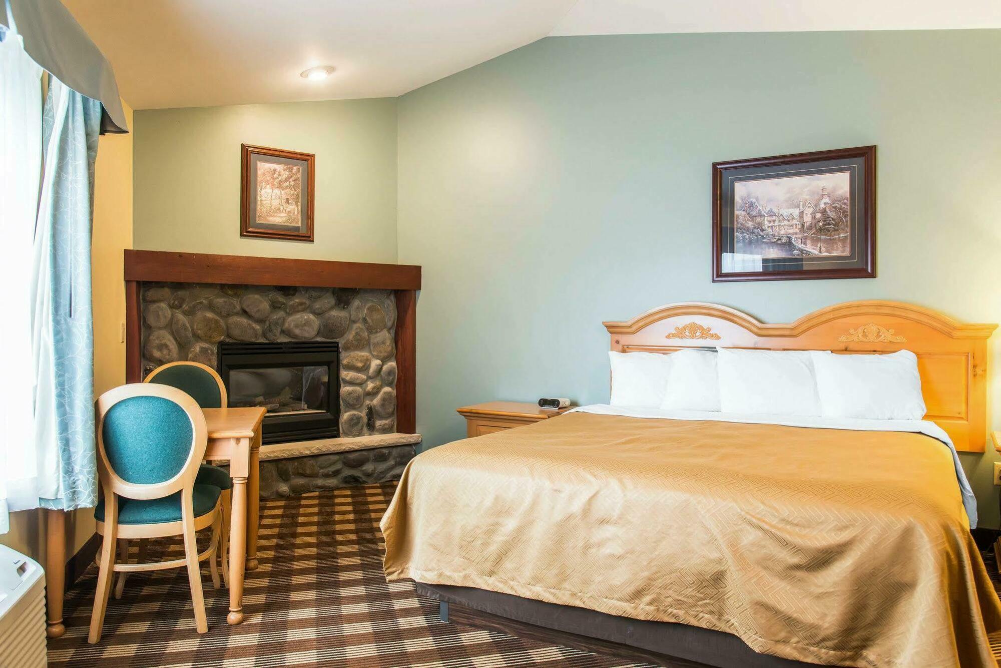 Econo Lodge Inn & Suites Eau Claire Esterno foto